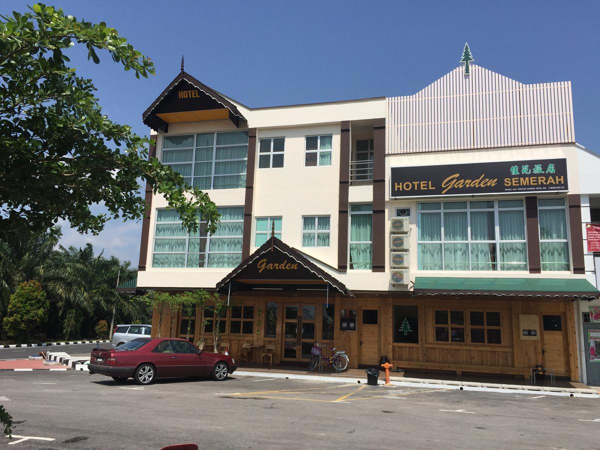 Semerah Garden Hotel Pontian Kecil Dış mekan fotoğraf