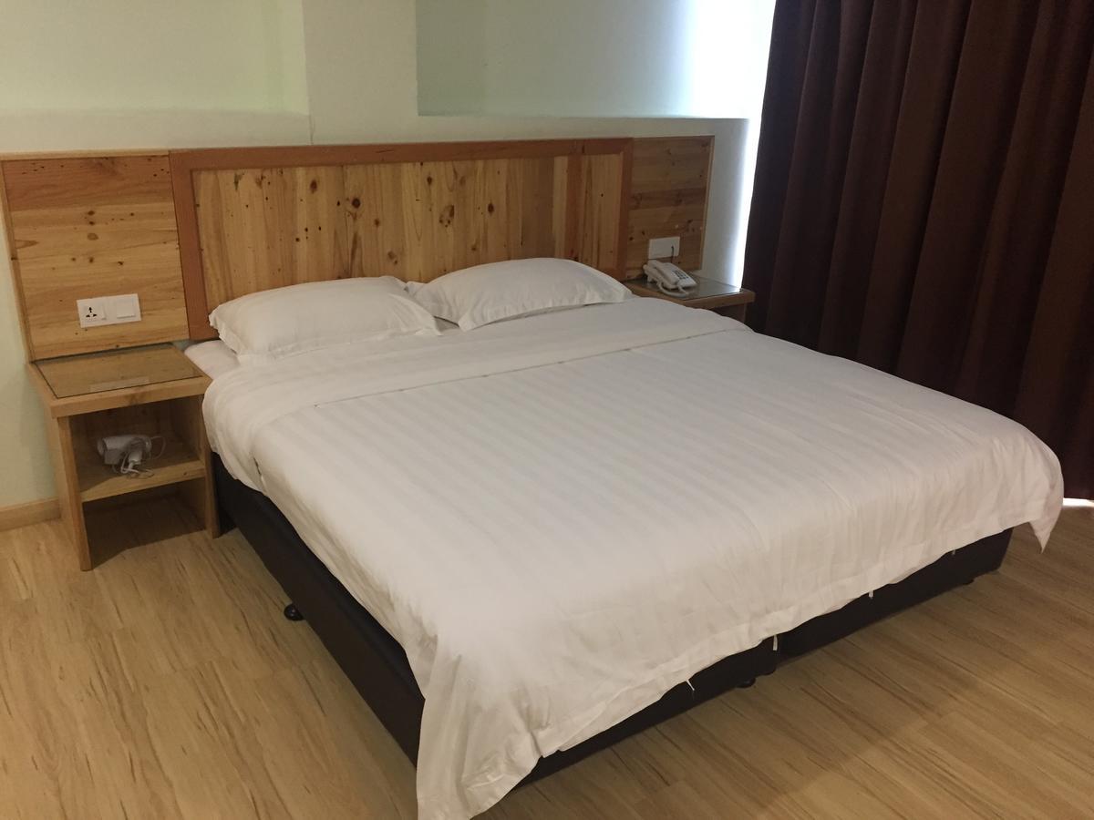 Semerah Garden Hotel Pontian Kecil Dış mekan fotoğraf